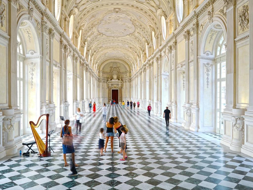Alle Porte Della Reggia Venaria Reale Luaran gambar